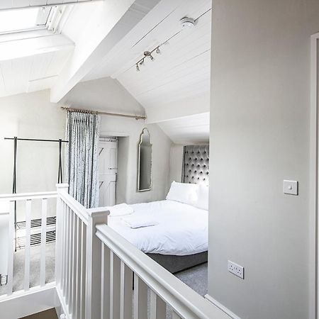 The Artists Loft - A Superb Cottage Sensitively Converted From A Grade II Listed 17Th Century Building Bakewell Eksteriør billede