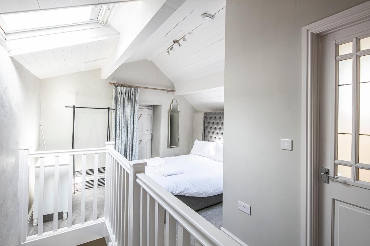The Artists Loft - A Superb Cottage Sensitively Converted From A Grade II Listed 17Th Century Building Bakewell Eksteriør billede