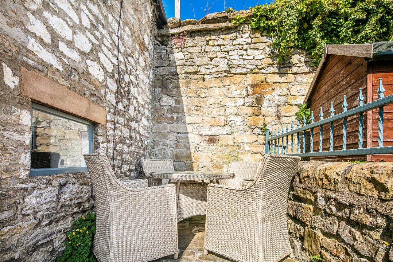 The Artists Loft - A Superb Cottage Sensitively Converted From A Grade II Listed 17Th Century Building Bakewell Eksteriør billede