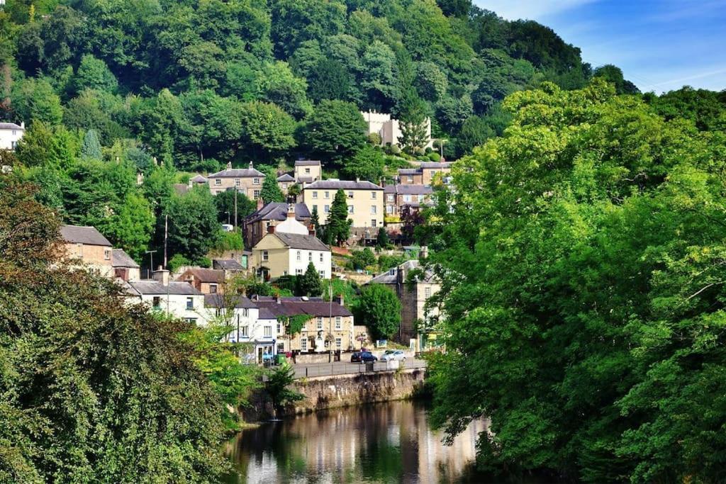 The Artists Loft - A Superb Cottage Sensitively Converted From A Grade II Listed 17Th Century Building Bakewell Eksteriør billede